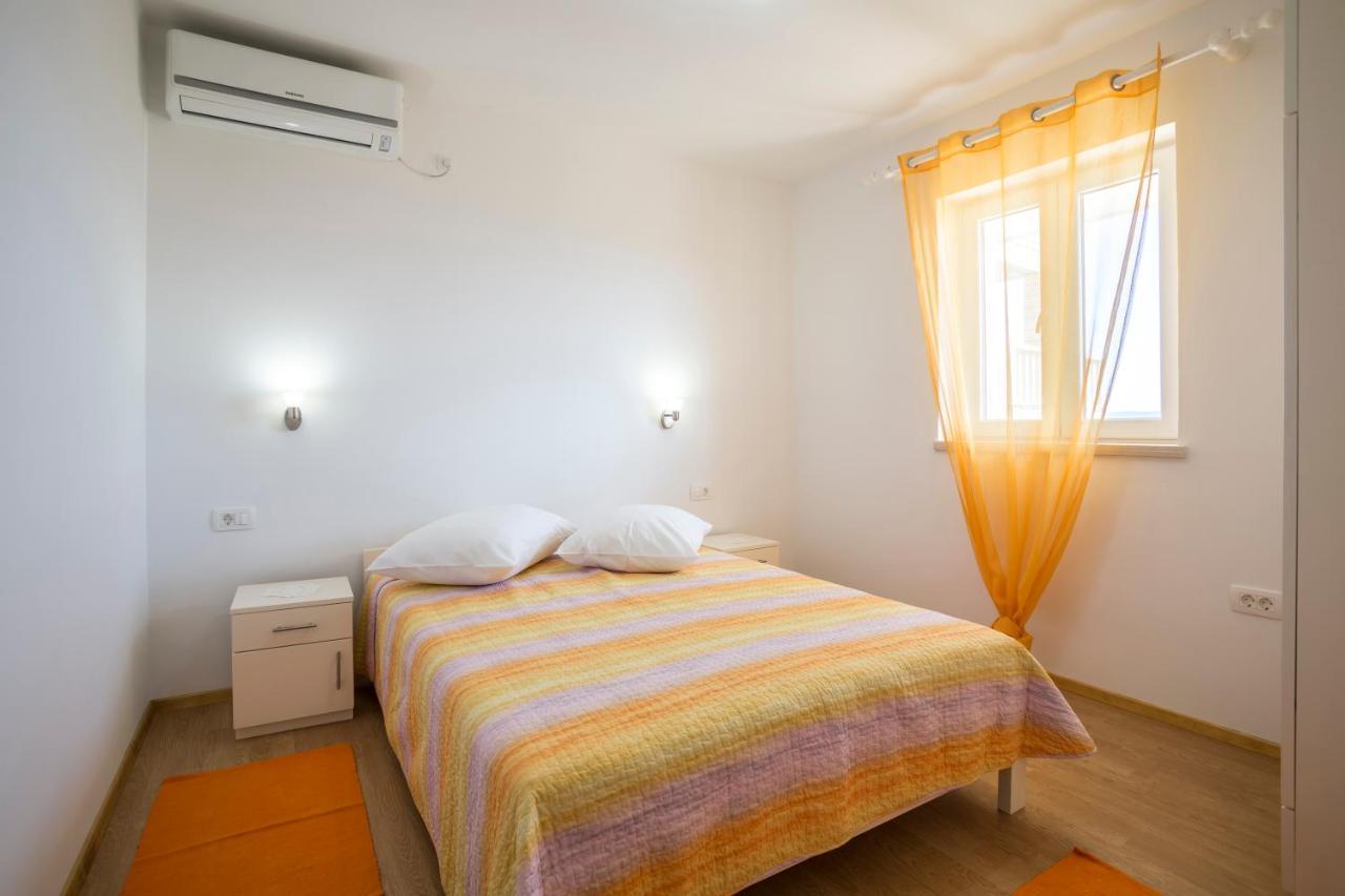 Apartmani Bezmalinovic 波尔 外观 照片