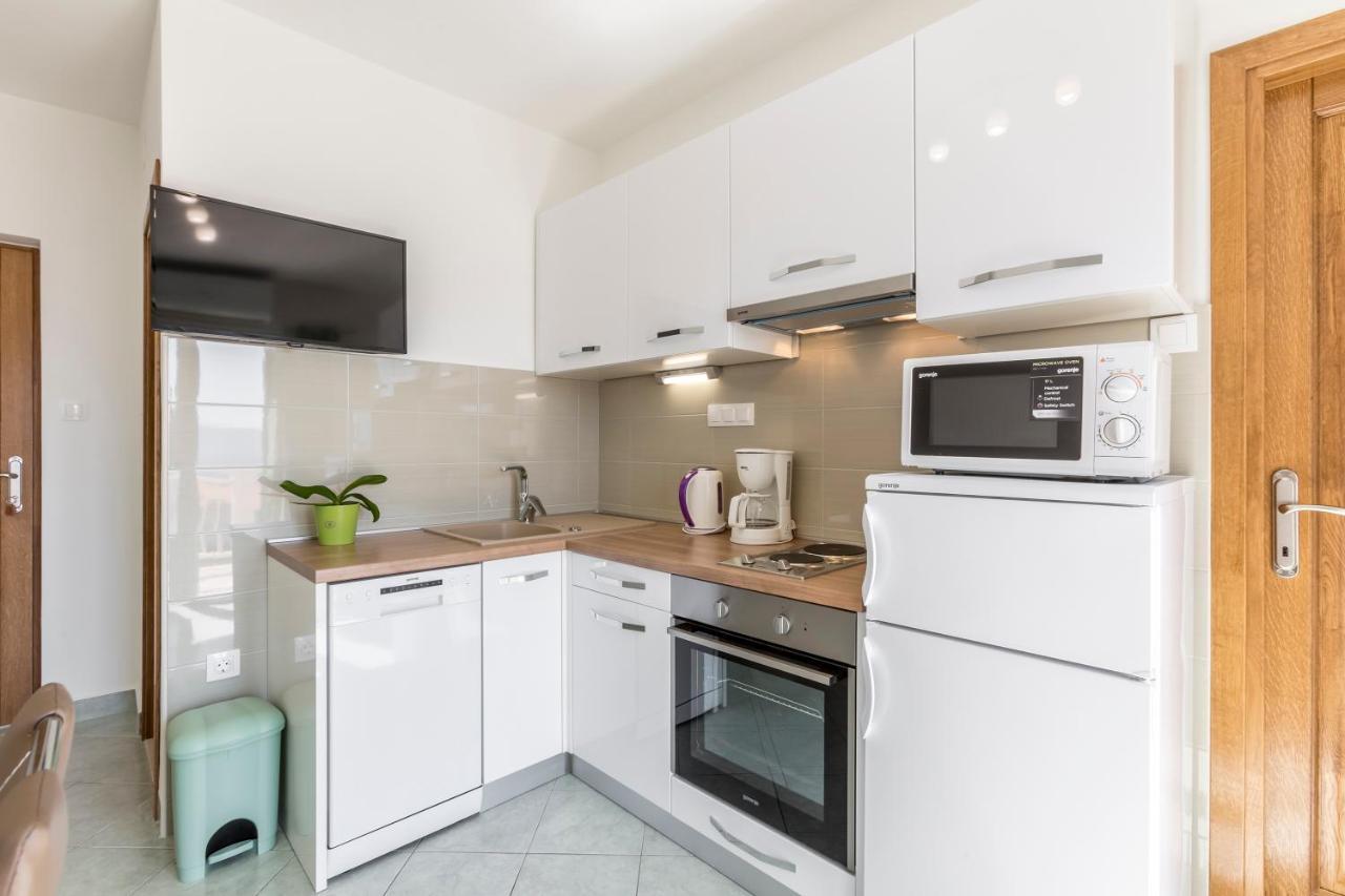 Apartmani Bezmalinovic 波尔 外观 照片