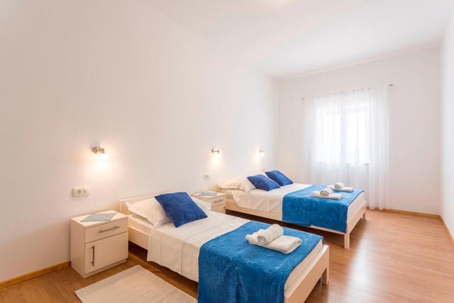 Apartmani Bezmalinovic 波尔 外观 照片