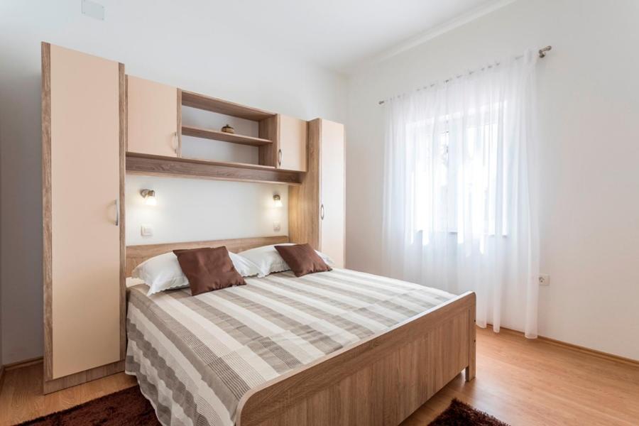 Apartmani Bezmalinovic 波尔 外观 照片